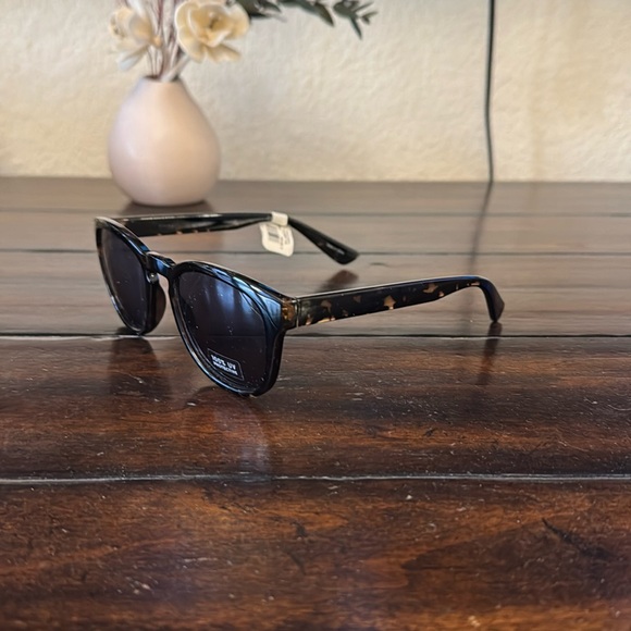 Ann Taylor Skyline sunglasses brand new - Picture 9 of 16